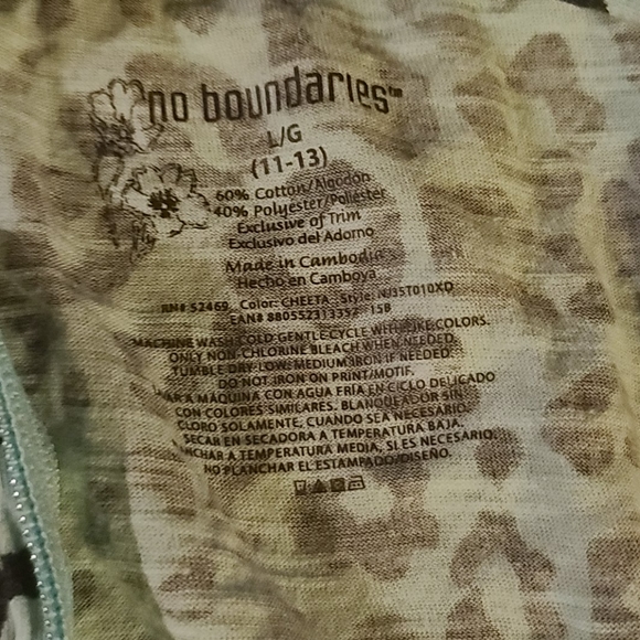 🥓-Mint green cheetah zip up - Picture 3 of 5